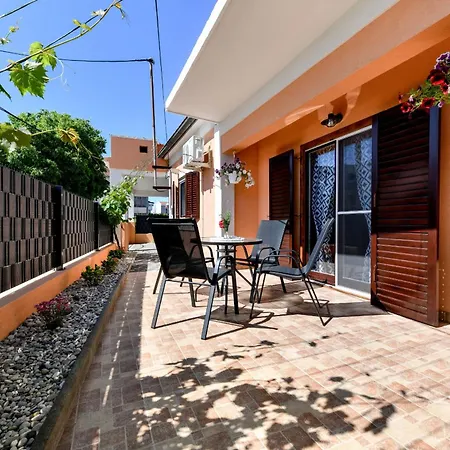 Vakantiehuis Lena Sukošan