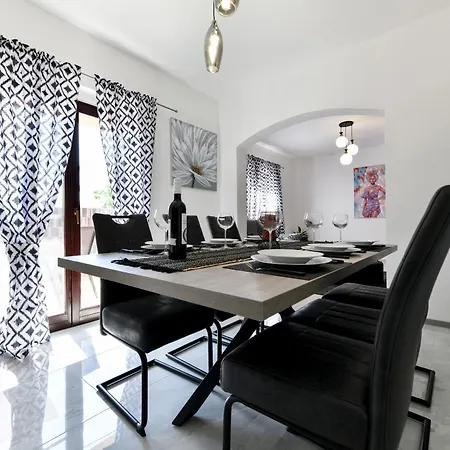 Lena Casa de Férias *