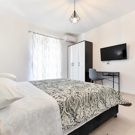 Lena Holiday home *