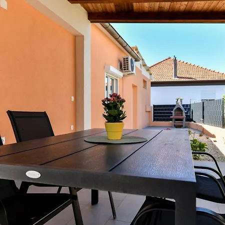 Lena Holiday home *