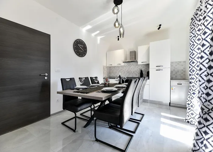 Lena Vakantiehuis Sukošan